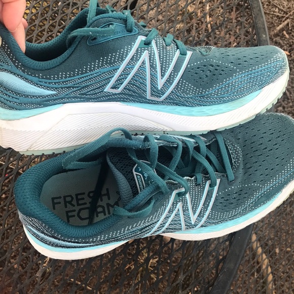 New Balance Women's Teal Running Shoes - Picture 3 of 8